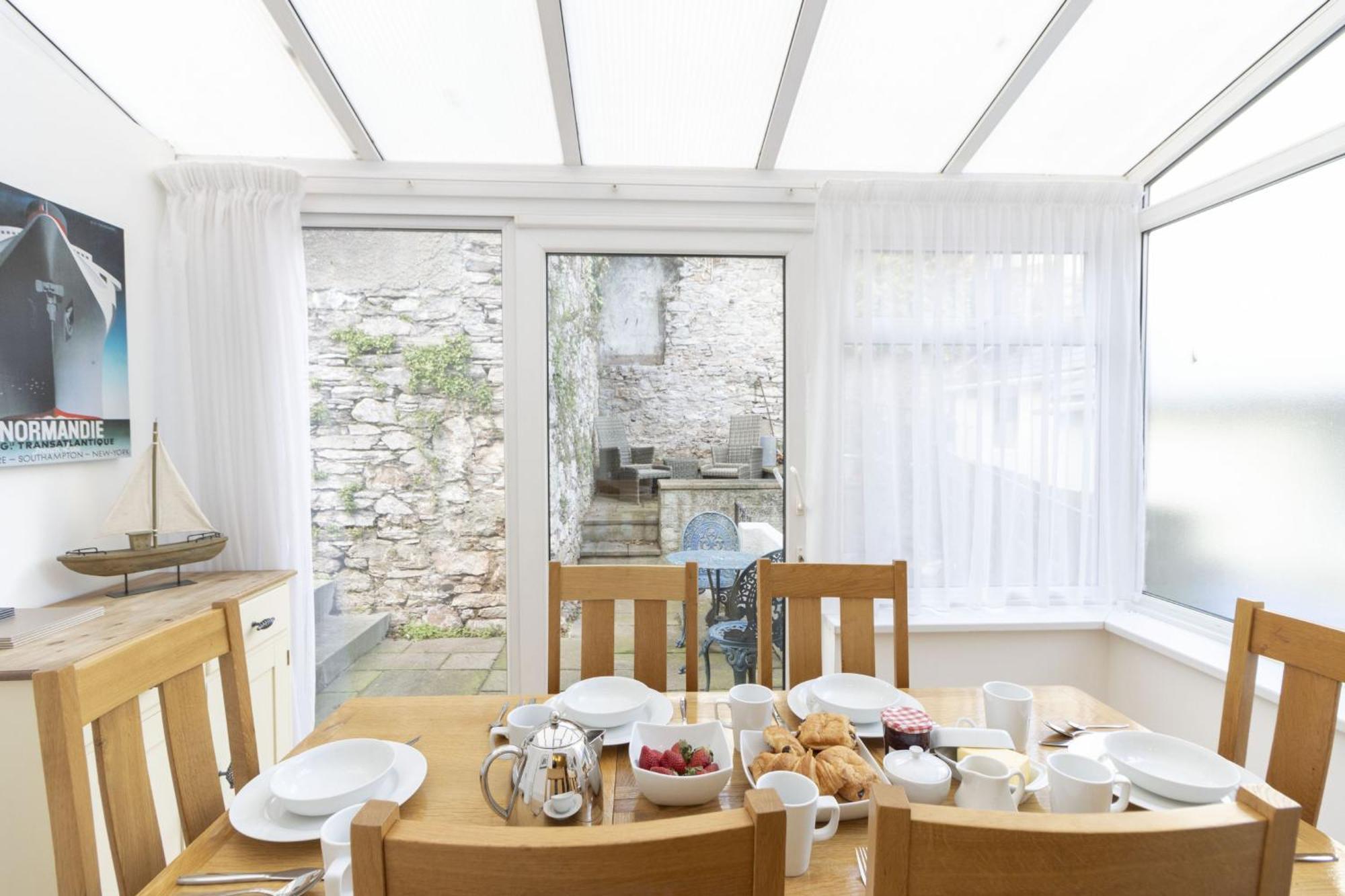 Apters Hill House *